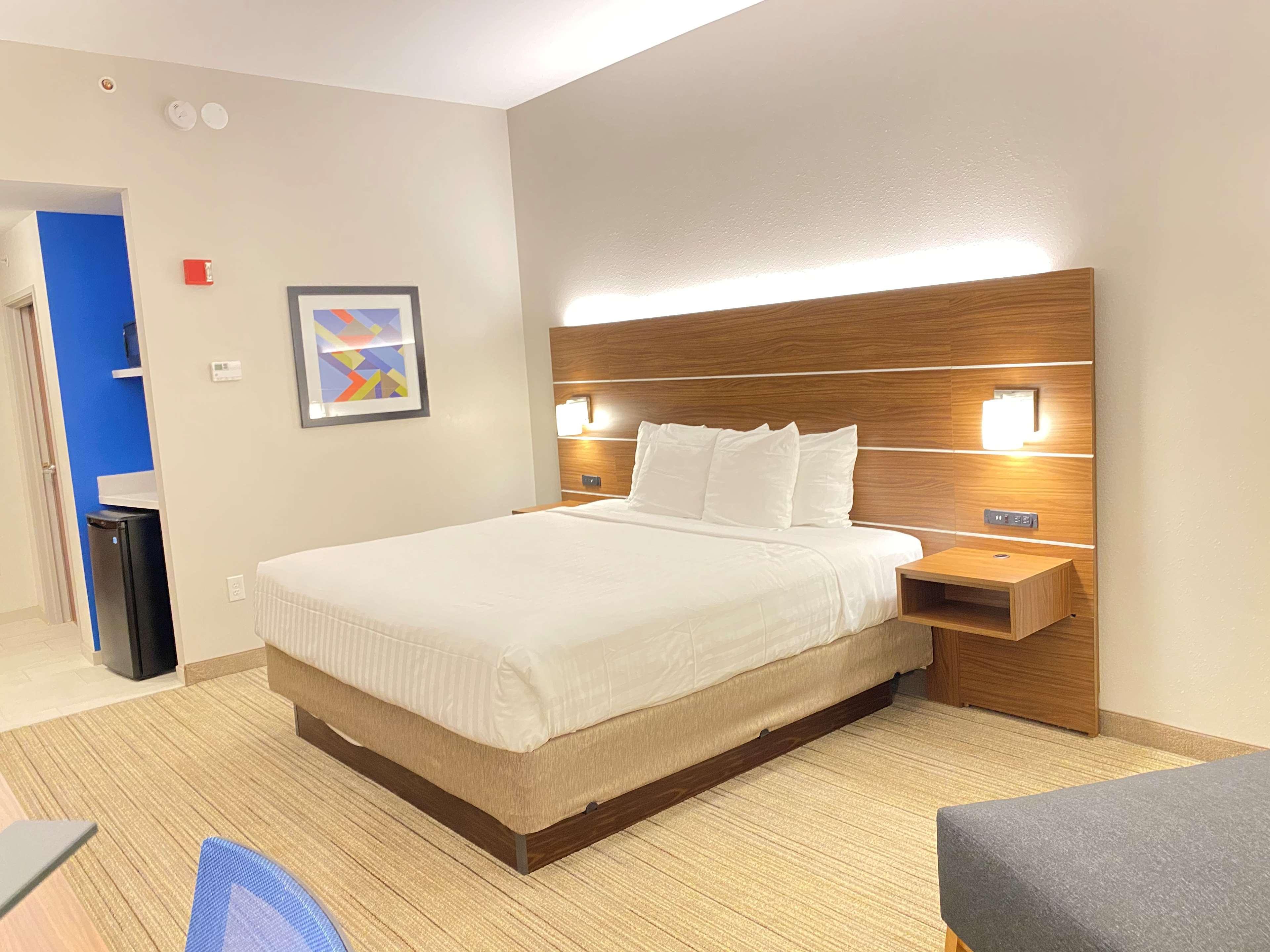 Holiday Inn Express & Suites - Williamstown - Glassboro By Ihg מראה חיצוני תמונה