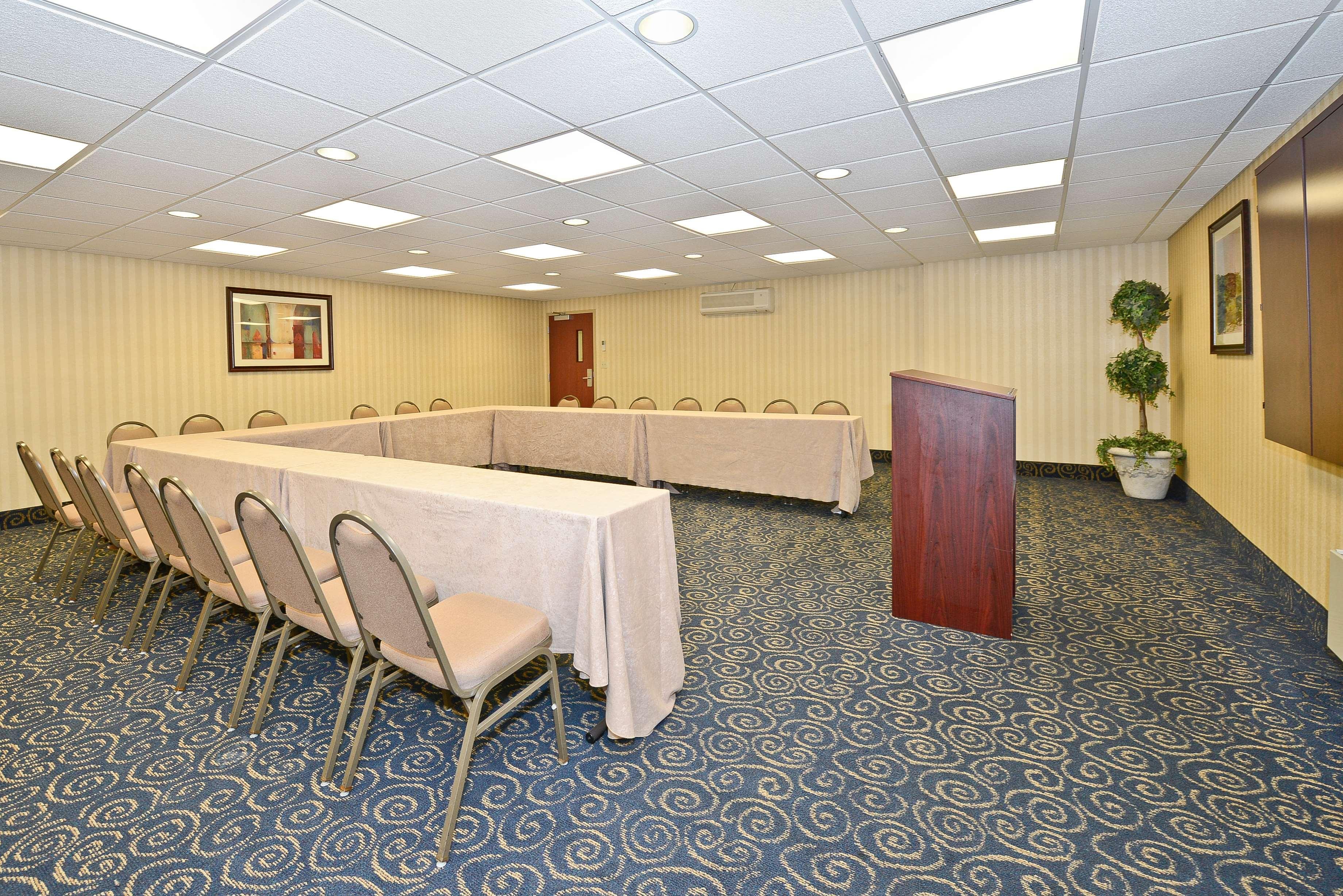 Holiday Inn Express & Suites - Williamstown - Glassboro By Ihg מראה חיצוני תמונה