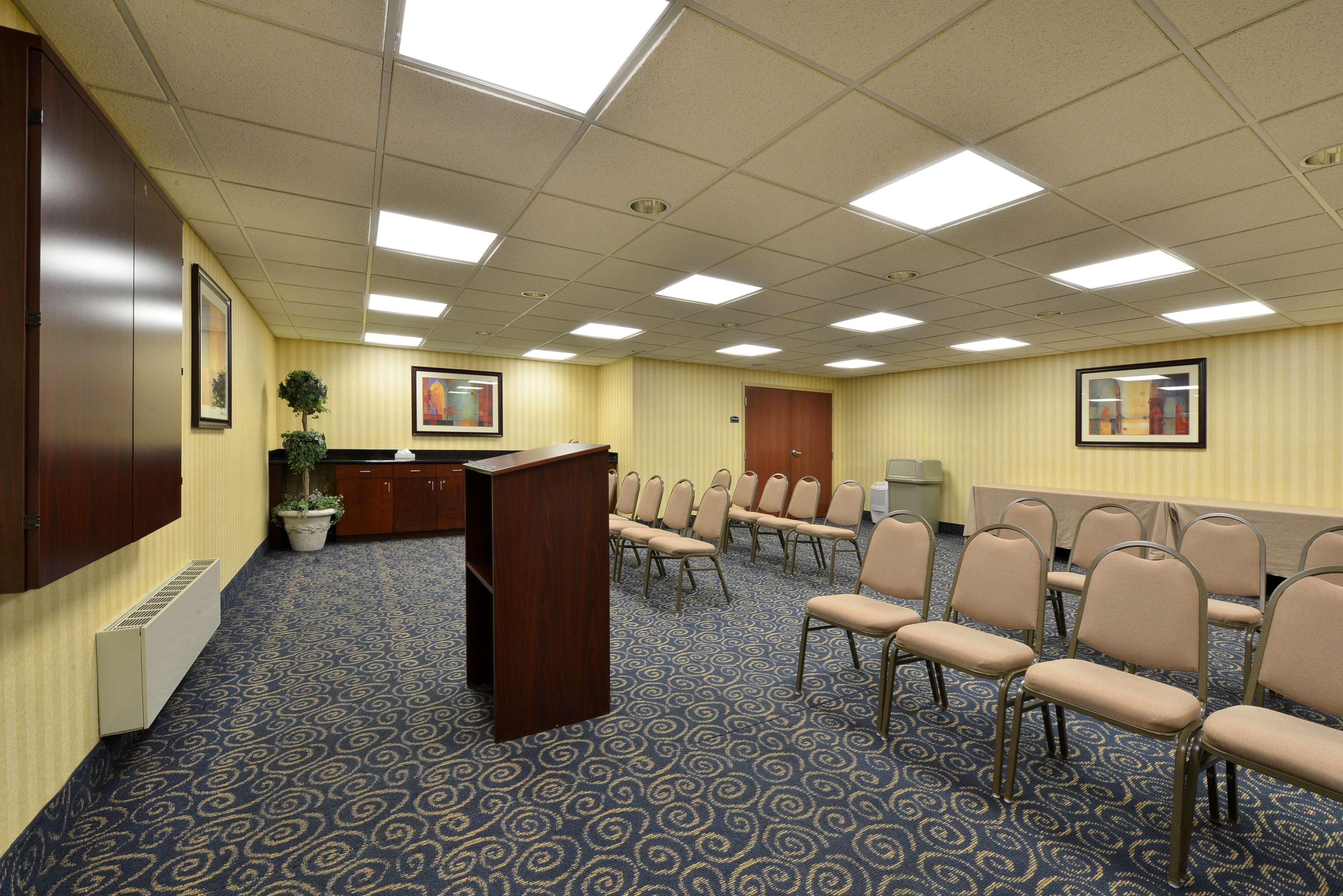Holiday Inn Express & Suites - Williamstown - Glassboro By Ihg מראה חיצוני תמונה